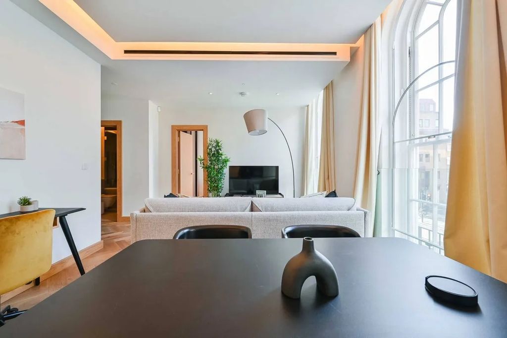 Property photo 3 of 7 Photo 1