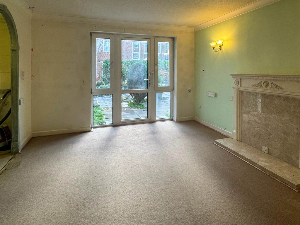 Property photo 3 of 12