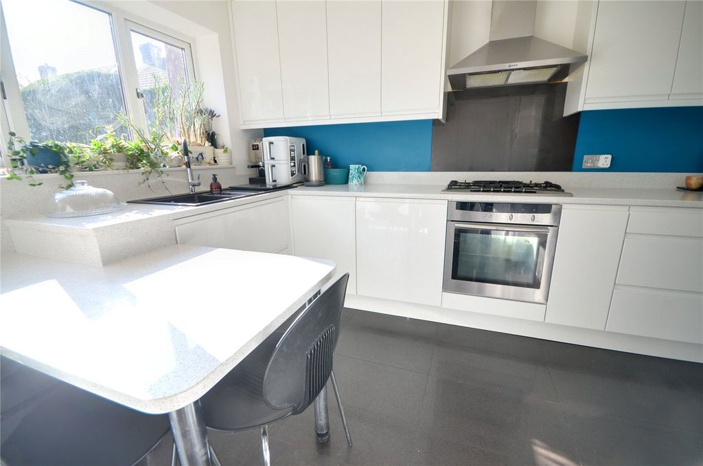 Property photo 3 of 20 Kitchen