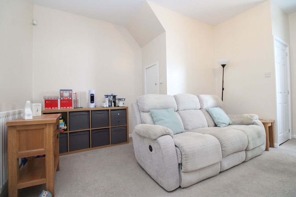 Property photo 3 of 14 Lounge