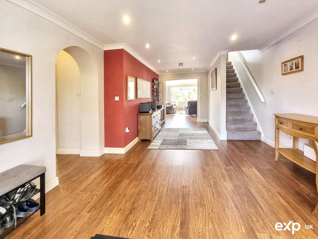 Property photo 3 of 36