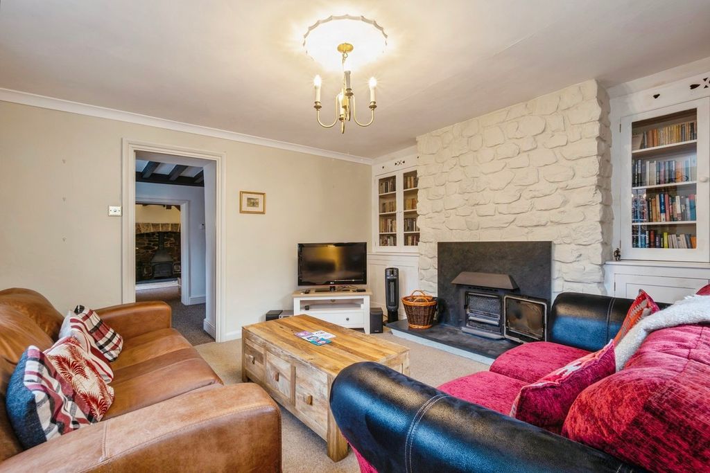 Property photo 3 of 24