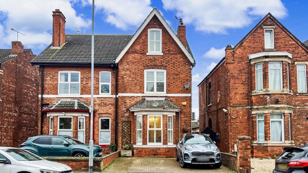 Property photo 1 of 14 Photo 13