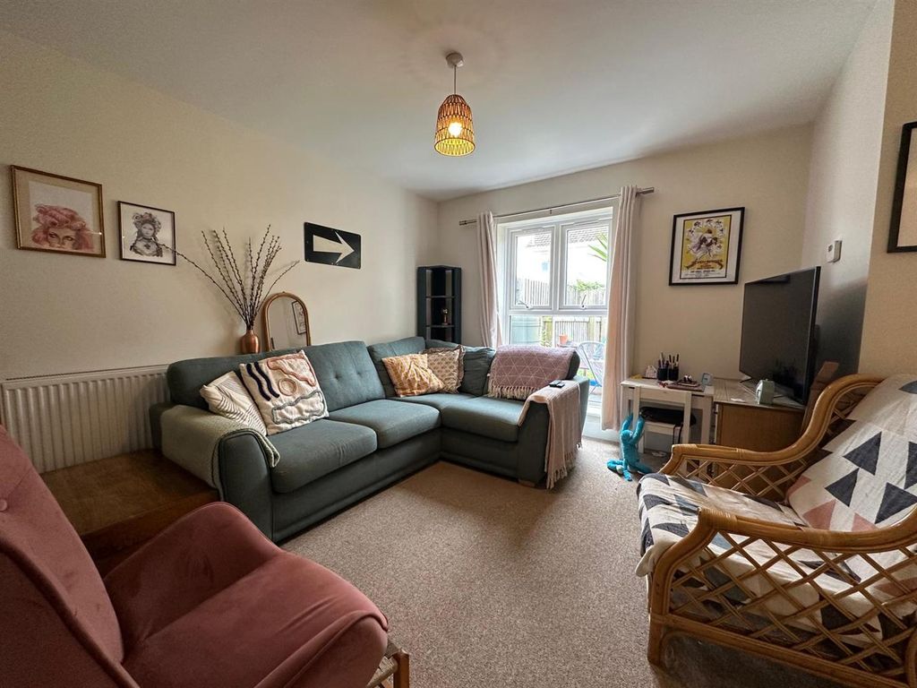 Property photo 3 of 7 Living Room.Jpg