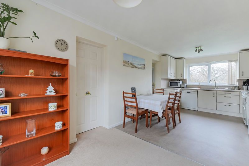 Property photo 3 of 30 Dining Kitchen