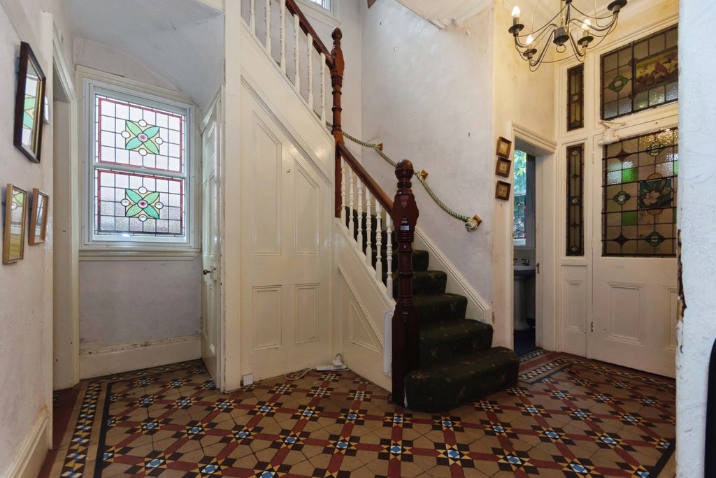 Property photo 2 of 34 Pbox-Img.Jpg