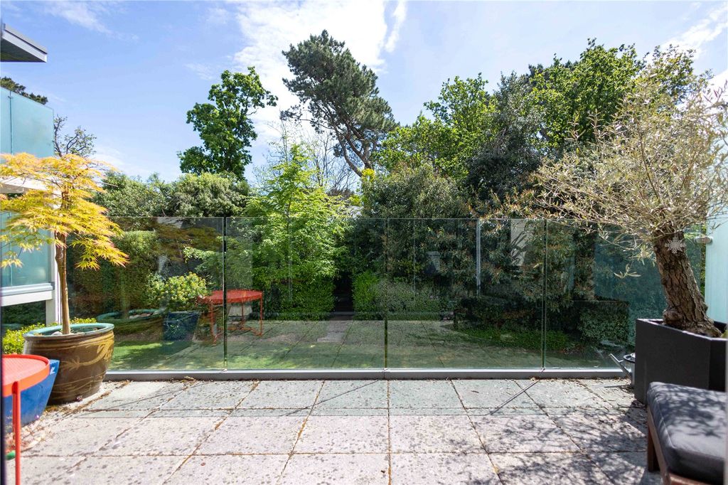 Property photo 3 of 21 Picture No. 06