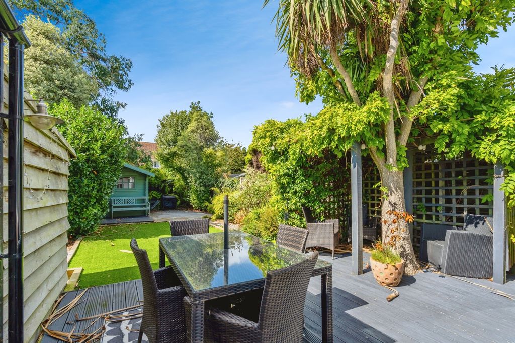 Property photo 2 of 17 Photo