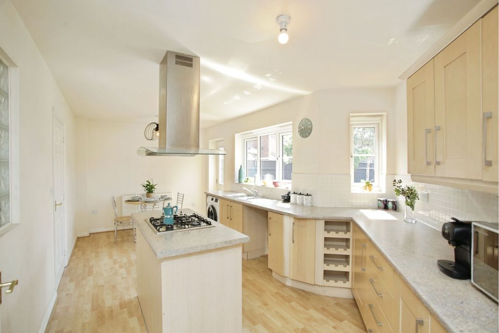 Property photo 3 of 22