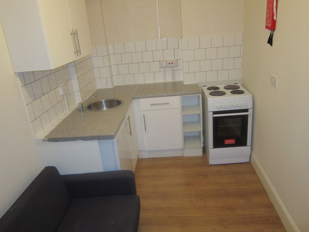 Property photo 2 of 5 025