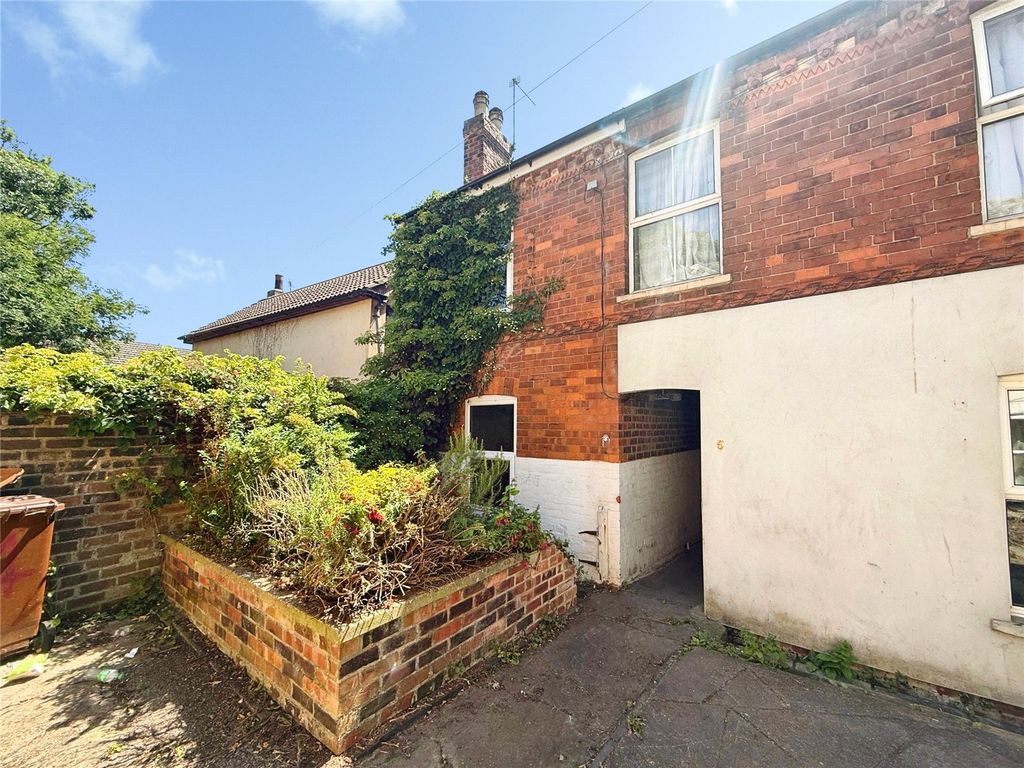 Property photo 1 of 10 Gardens
