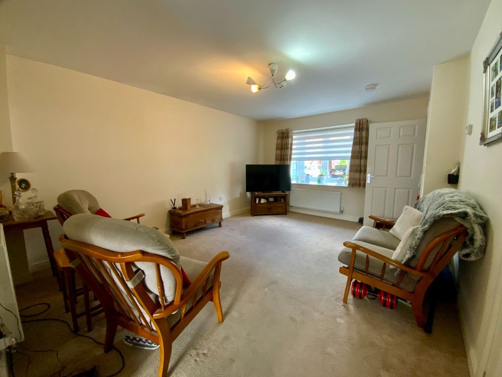 Property photo 3 of 12 5176182
