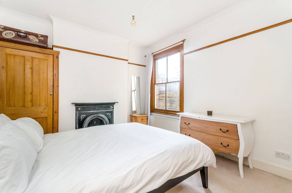 Property photo 3 of 5