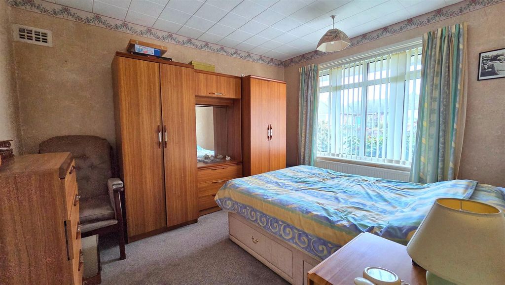 Property photo 3 of 9 Bedroom 1