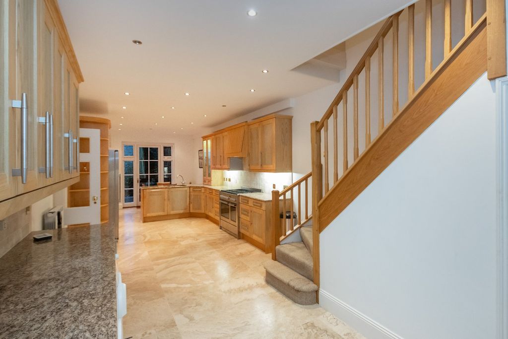 Additional image 49 of 7 bed detached house for saleL'hyvreuse, Cambridge Park, St. Peter Port, Guernsey GY1