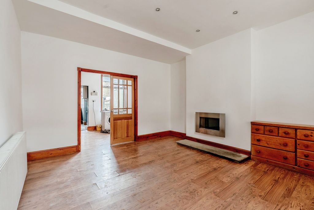Property photo 3 of 17 Pbox-Img.Jpg