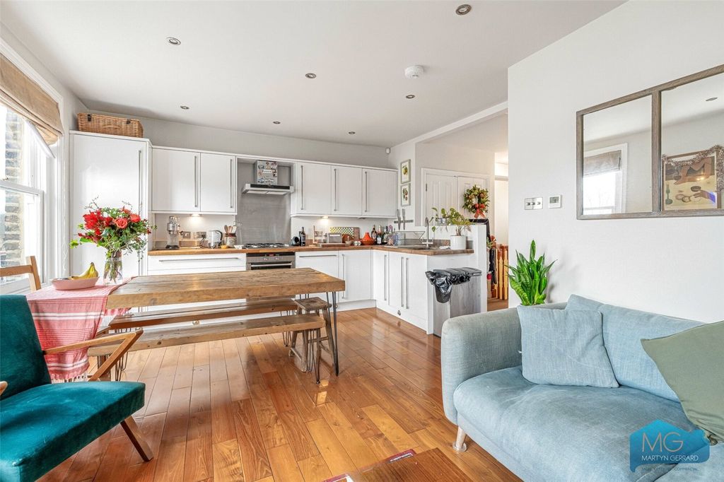 Property photo 3 of 8 Picture No. 22