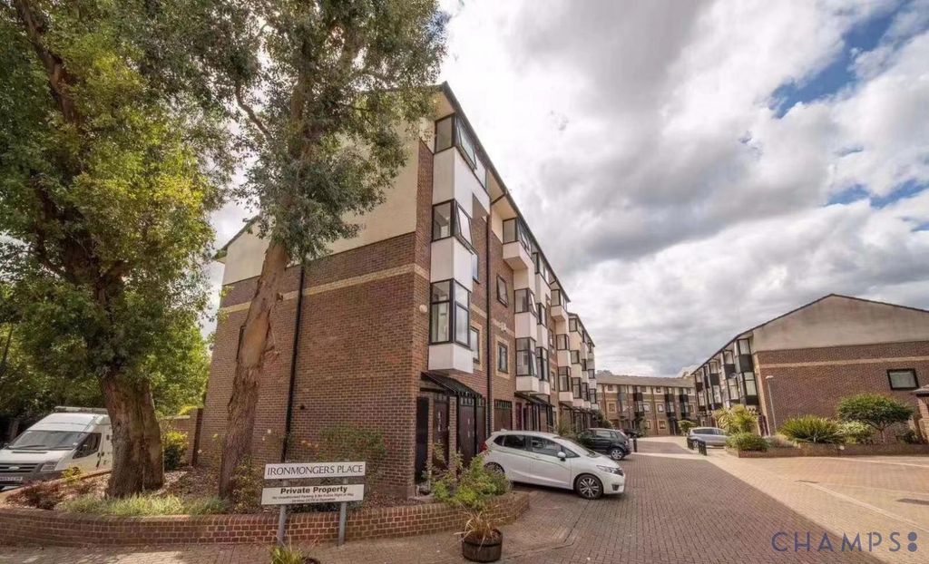 Property photo 1 of 6 2 Ironmongers Place