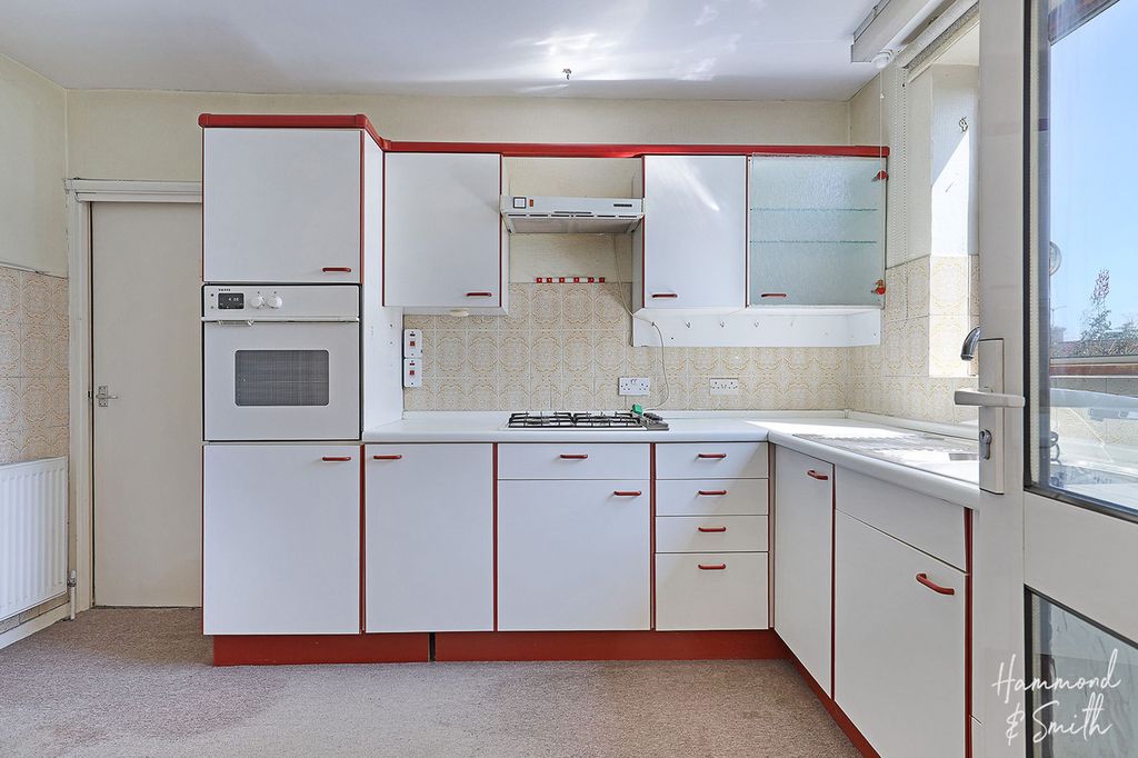 Property photo 2 of 18