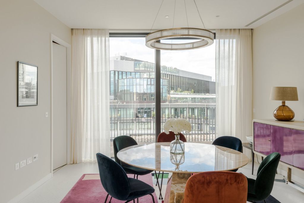 Property photo 2 of 25 Dining Room