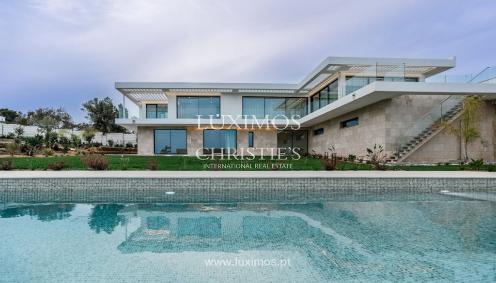 Property photo 2 of 34