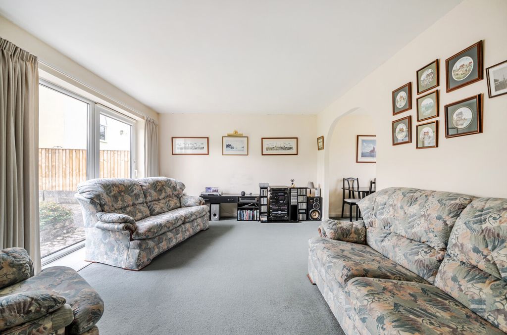 Property photo 3 of 20 3 - 1451666-15-69F0A8...