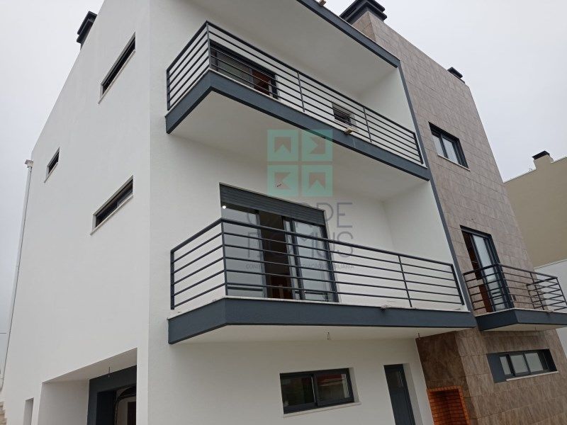 Property photo 1 of 40