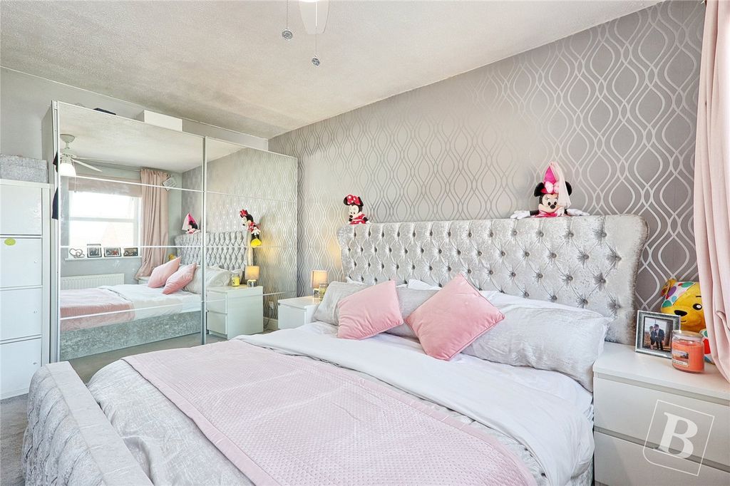Property photo 2 of 17 Master