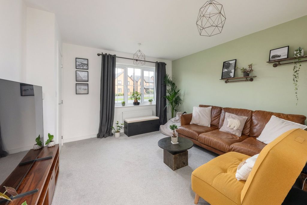 Property photo 2 of 15 Picture No. 17