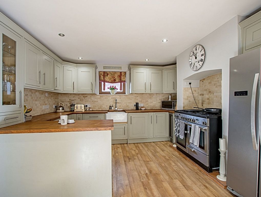 Property photo 3 of 18