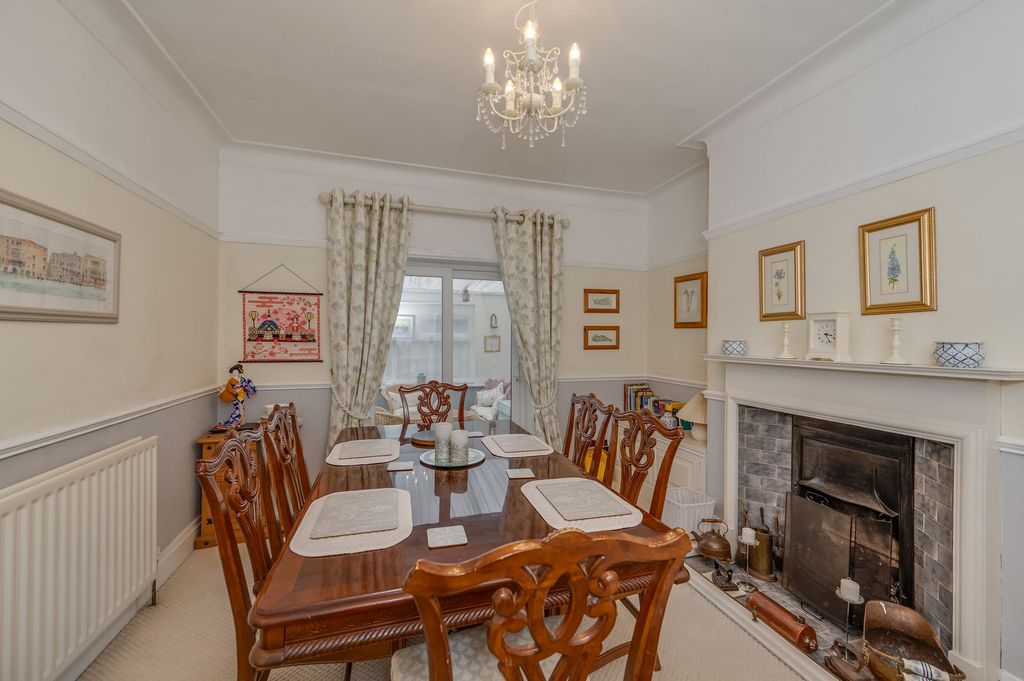 Property photo 3 of 25