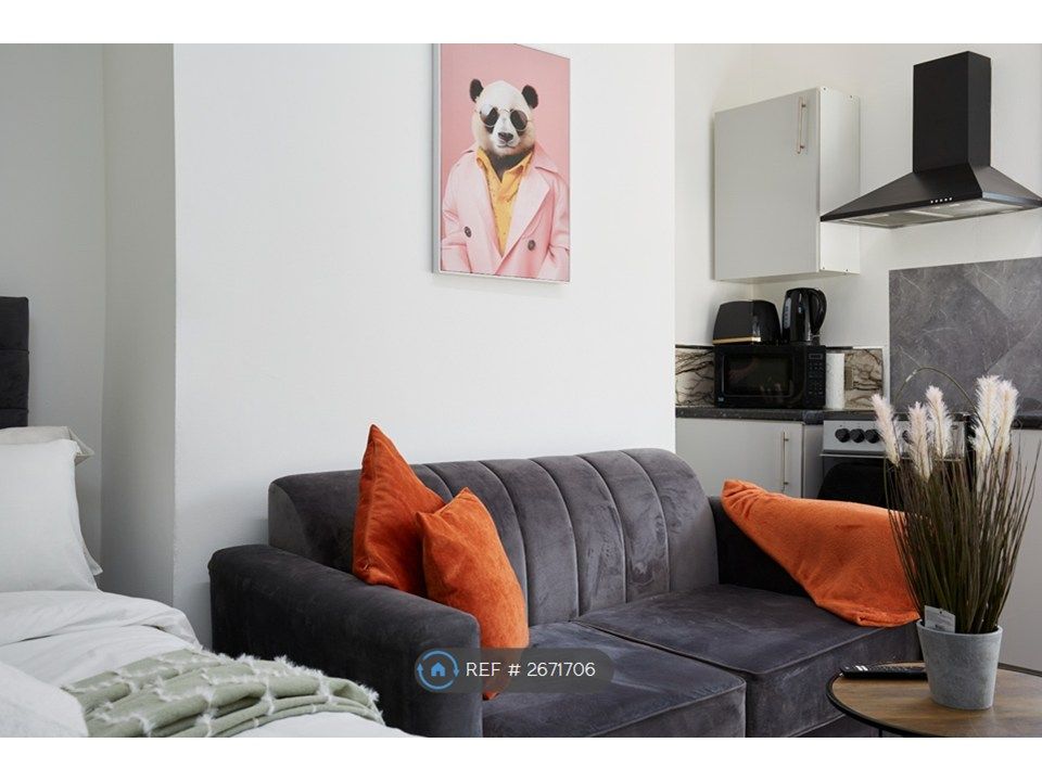 Property photo 2 of 27