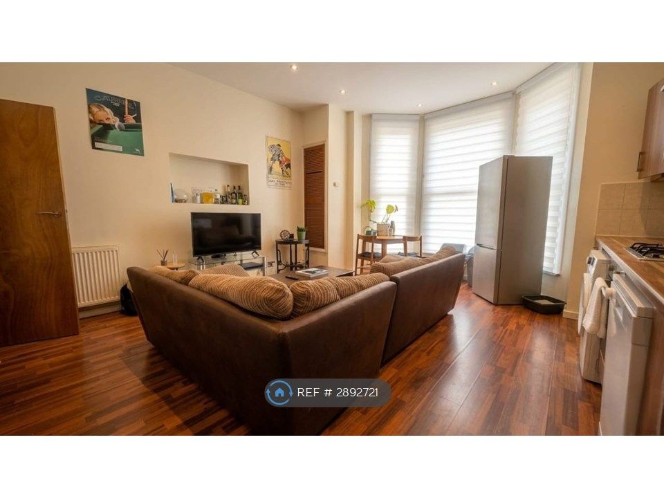 Property photo 3 of 13