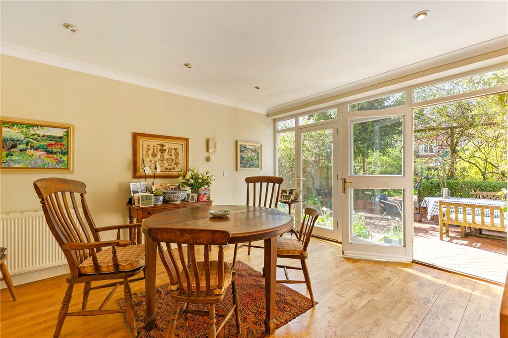 Property photo 3 of 13 Breakfast Room