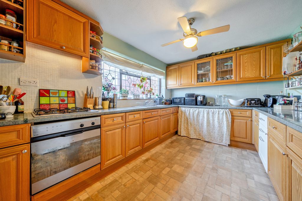 Property photo 2 of 21 1450119-21-69Ef36...