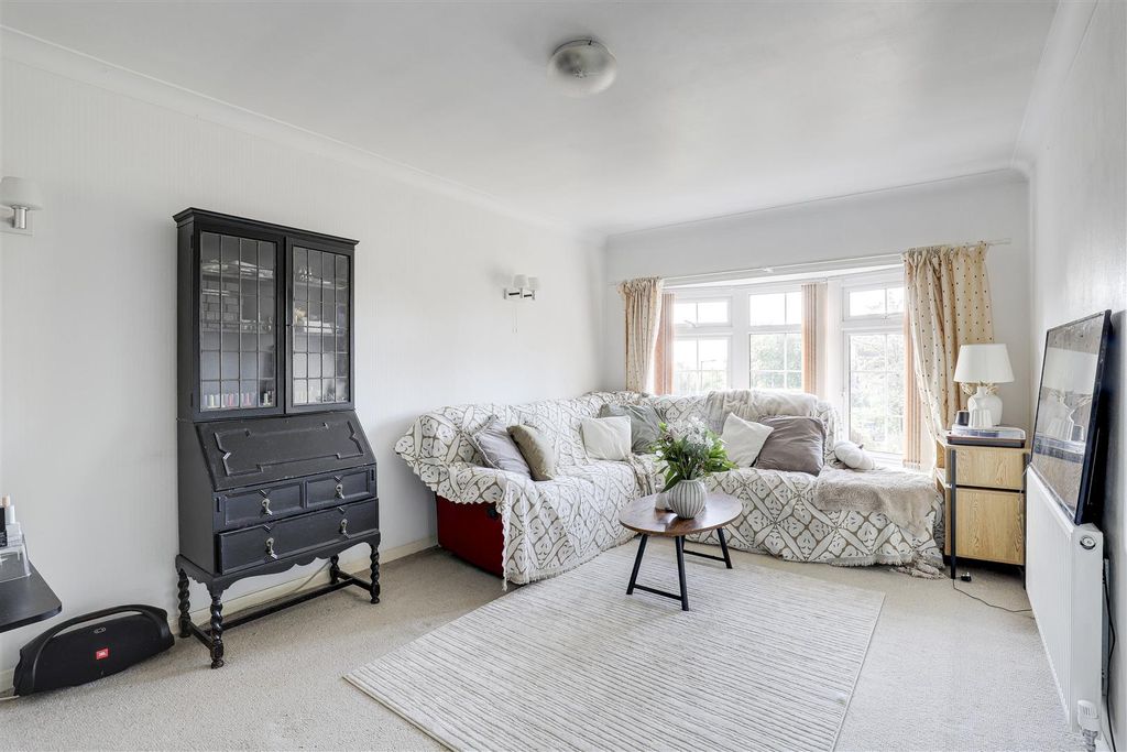 Property photo 2 of 12 4470.Jpg