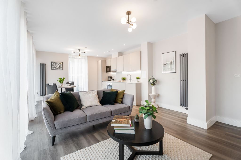 Property photo 1 of 17 Show Home