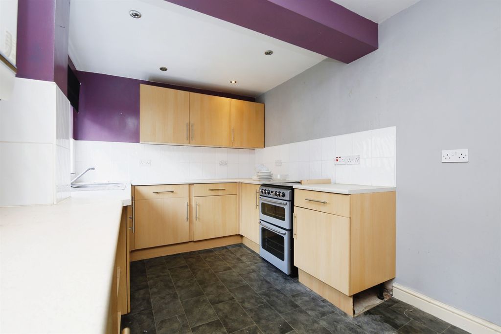 Property photo 3 of 12