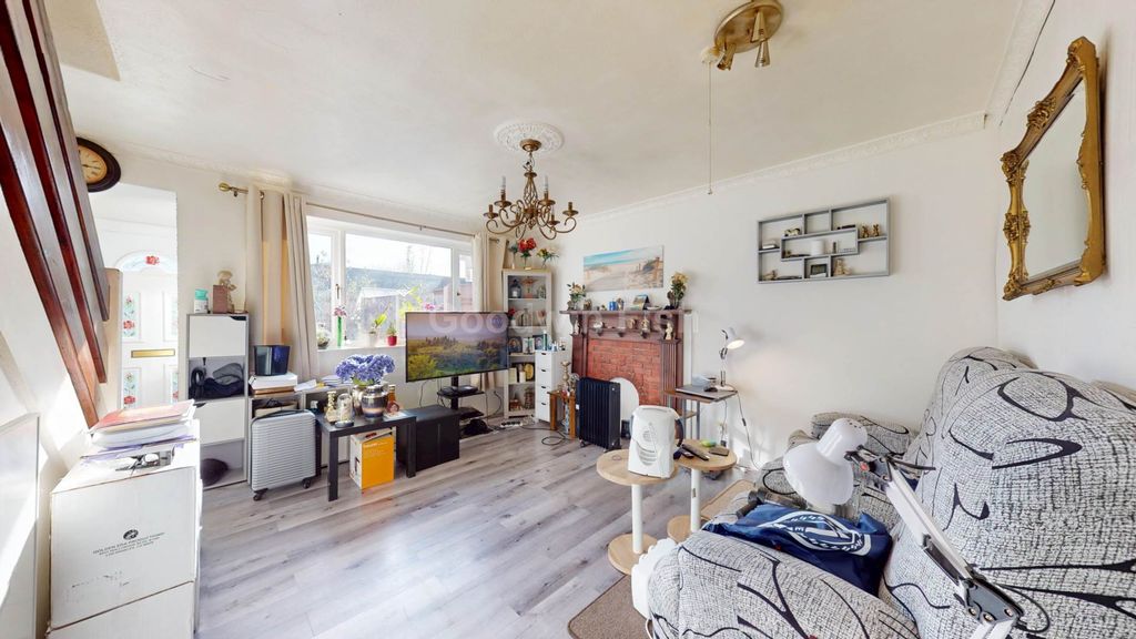 Property photo 3 of 15