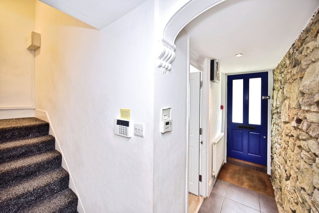 Property photo 3 of 20 Pbox-Img.Jpg