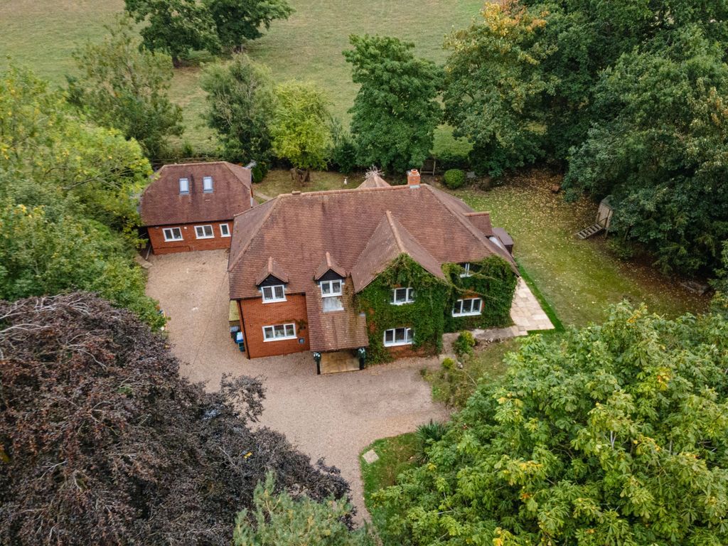 Property photo 2 of 34