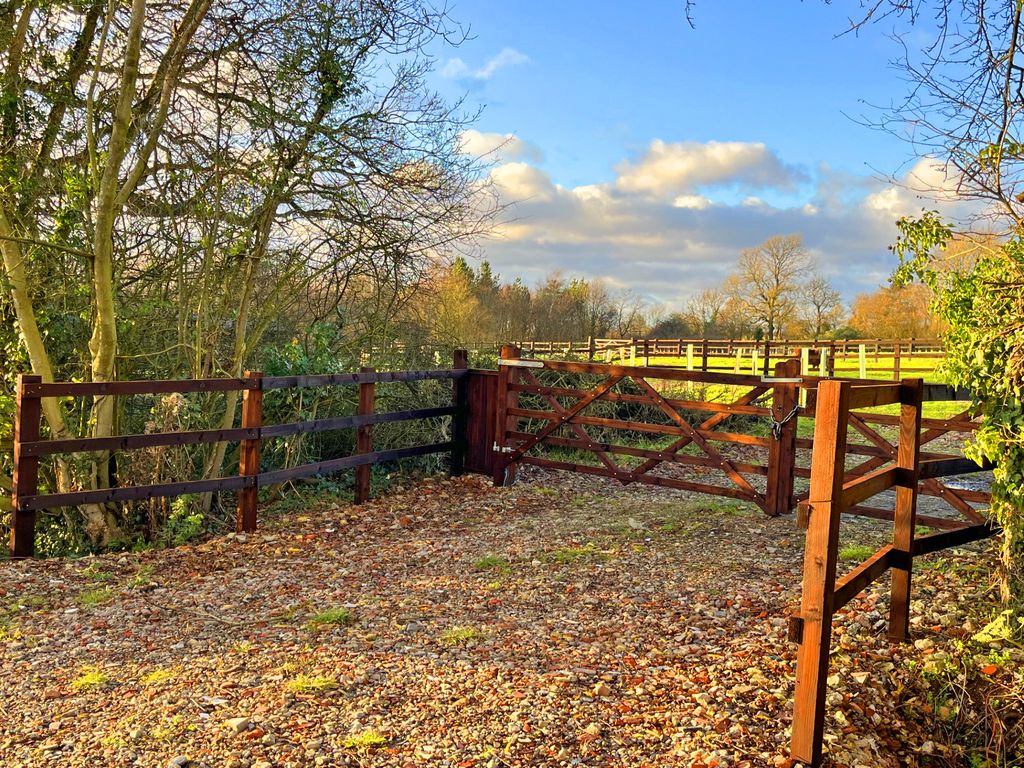 Property photo 2 of 13 Thumbnail_Image3