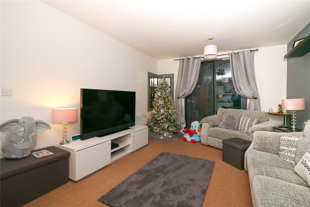 Property photo 2 of 12 Picture No. 03