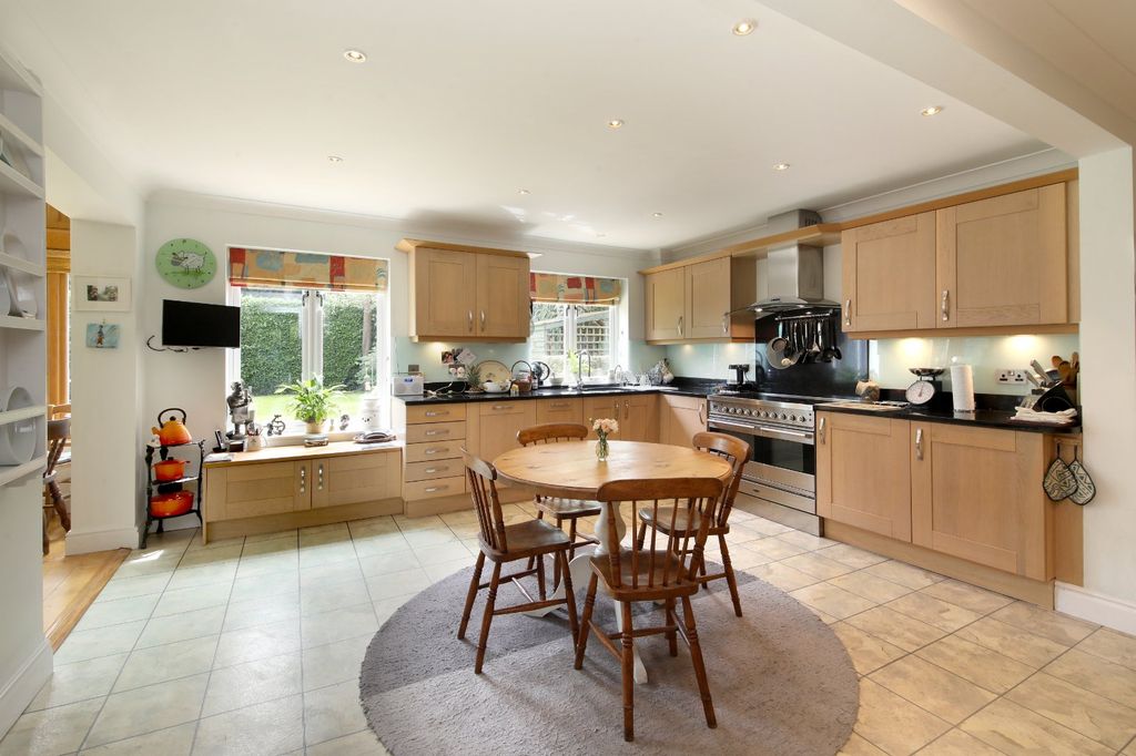 Property photo 2 of 22 Kitchen