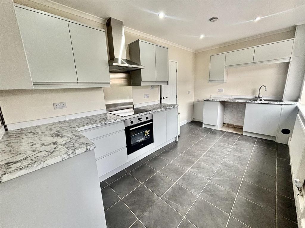 Property photo 3 of 8 61Fe113F-5Fd8-4E6A-B11c-d30Eb0Cfb22d.Jpg