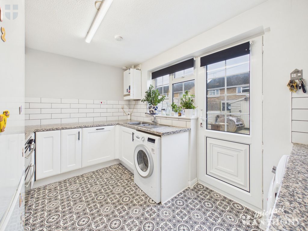 Property photo 2 of 11 Cam03852G0-Pr0581-Still004