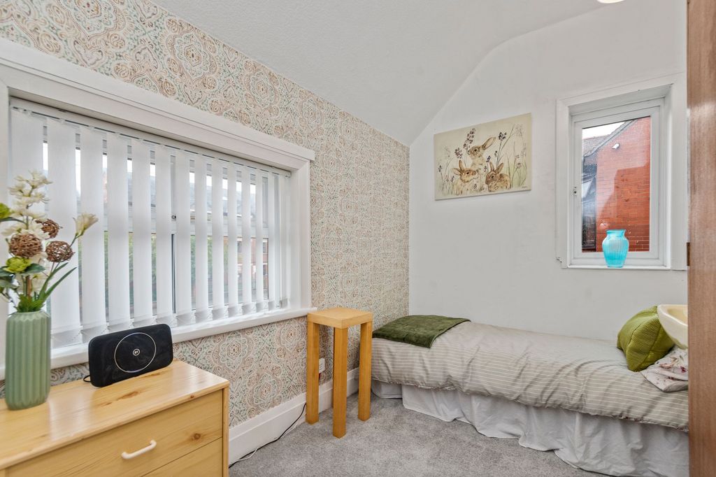 Property photo 3 of 33