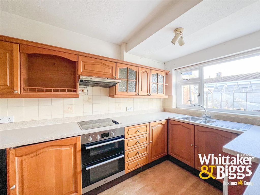 Property photo 2 of 15 Kitchen