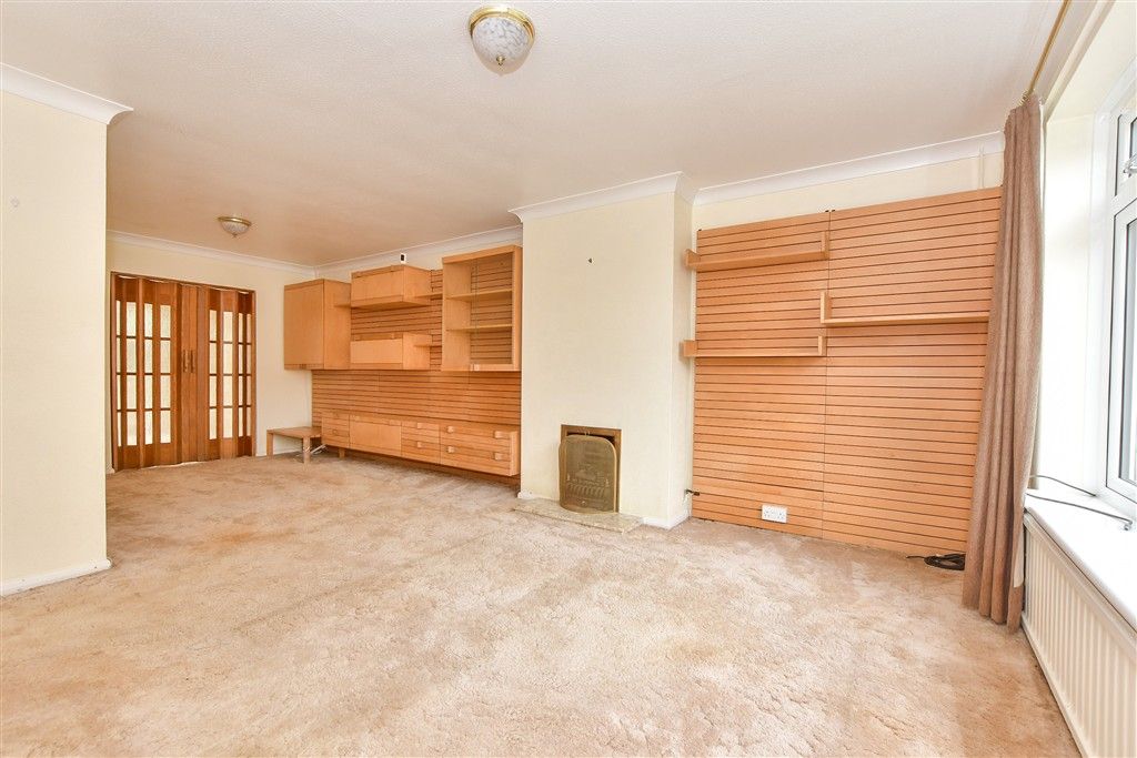 Property photo 1 of 15 Lounge