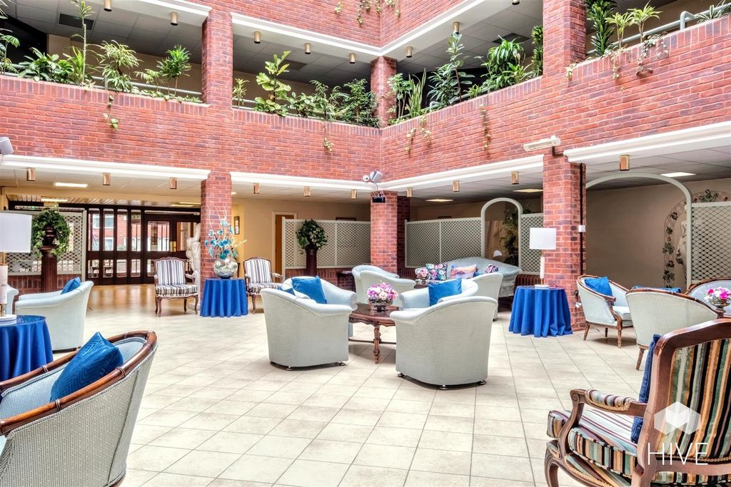 Property photo 3 of 21 Residents Lounge